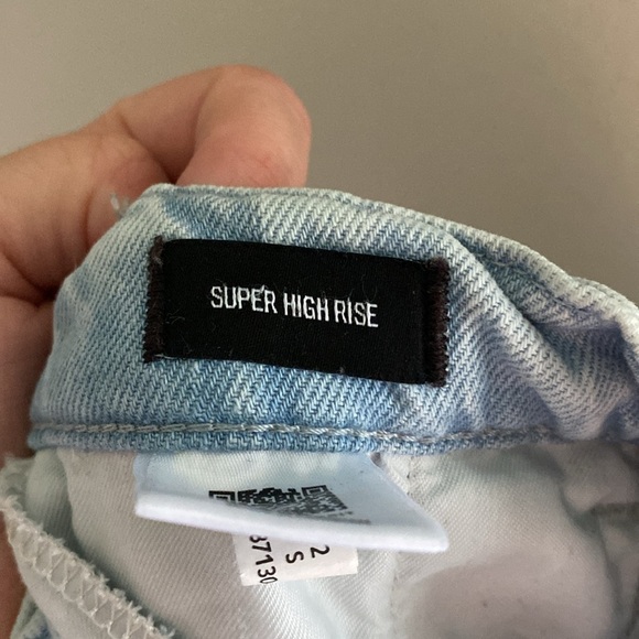 Express light wash high-waisted denim shorts size small #summer - Picture 6 of 6